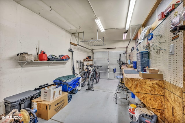 1771 Walnut Dr, Fernley, NV 89408 - garage with a workshop area
