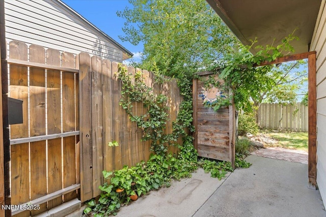 7620 Essex Way, Reno, NV 89506 - view of patio / terrace