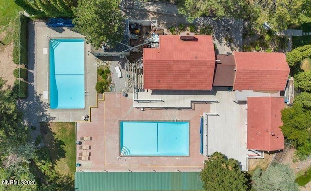 1169 Wagon Wheel Cir, Reno, NV 89503 - view from above of property featuring a pool