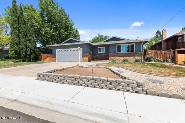 1975 Royal Dr, Reno, NV 89503 - photo 1