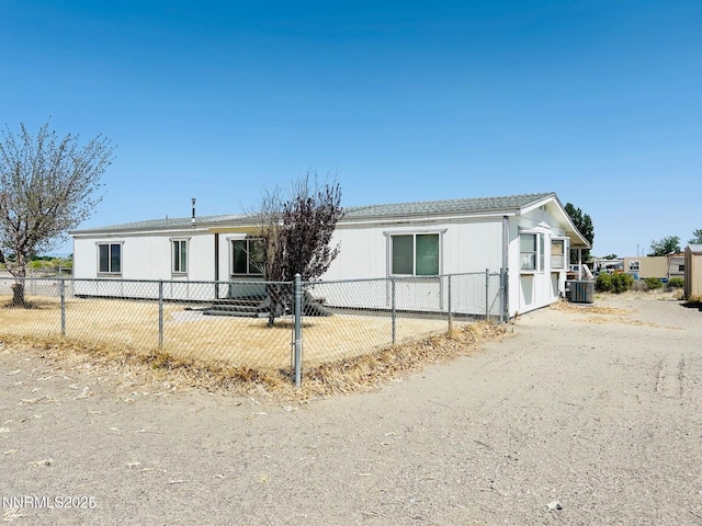 6480 Teal Dr, Fallon, NV 89406 - manufactured / mobile home featuring central air condition unit