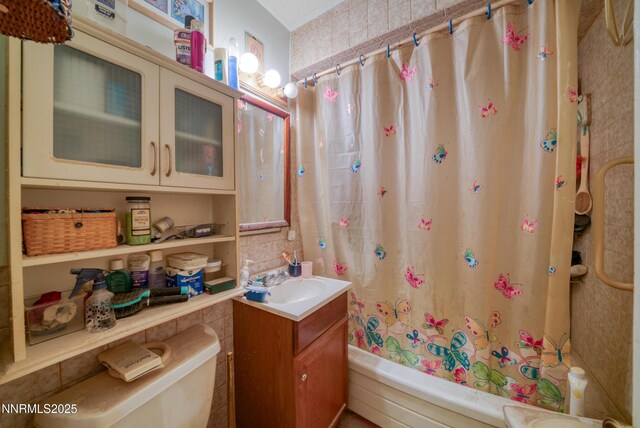 1650 Trabert Way, Sparks, NV 89431 - bathroom with vanity, toilet, and shower / bath combo