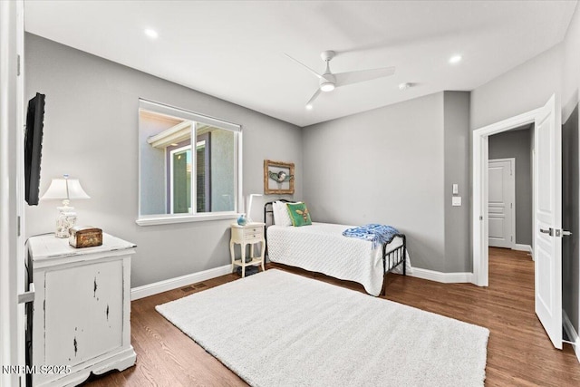 346 Wolf Run Ct, Reno, NV 89511 - bedroom featuring wood finished floors, baseboards, ceiling fan, and recessed lighting
