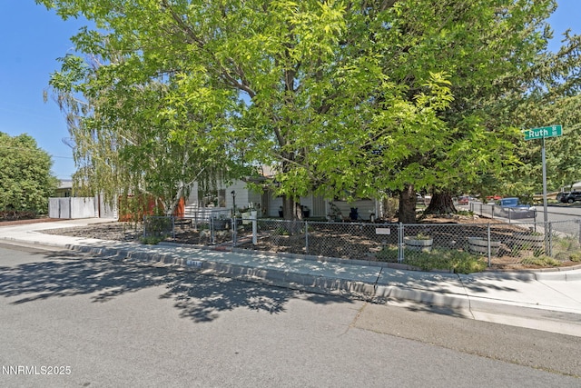 561 Ruth St, Carson City, NV 89701 - photo 5