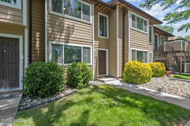 423 Barclay Ct, Reno, NV 89511 - view of front of home featuring stairway and a front yard
