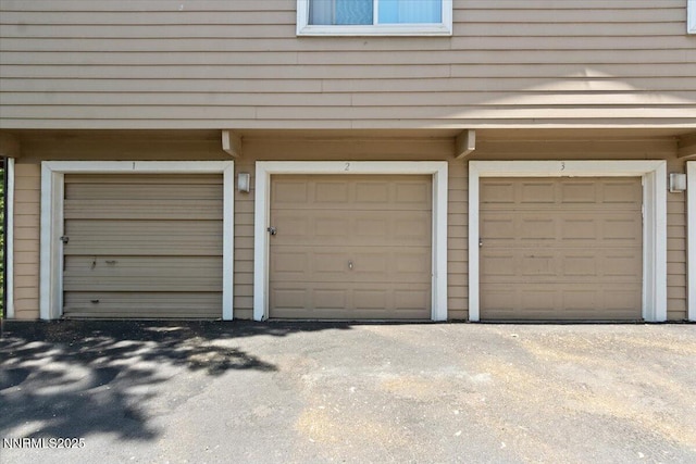 423 Barclay Ct, Reno, NV 89511 - view of garage