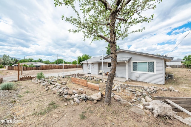 9365 Gremlin Way, Reno, NV 89506 - view of front facade with a patio and a garden