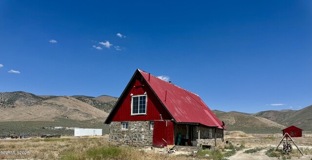 13995 Grass Valley Rd, Winnemucca, NV 89445 - view of barn featuring a mountain view