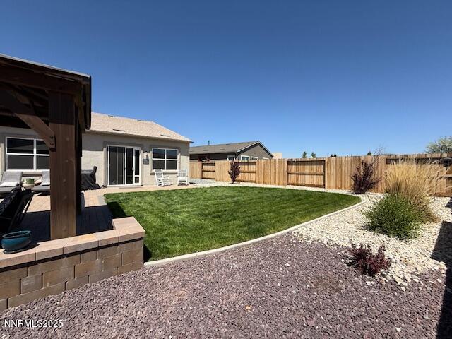 7800 Hoback Dr, Sparks, NV 89436 - view of yard with a patio