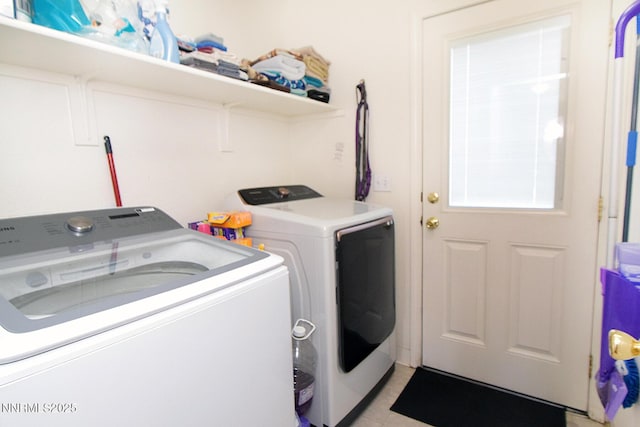 17711 Casita Ct, Reno, NV 89508 - laundry area featuring washing machine and clothes dryer and light tile patterned flooring