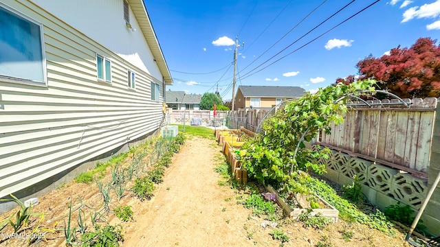241 W National Ave, Winnemucca, NV 89445 - view of yard featuring a garden