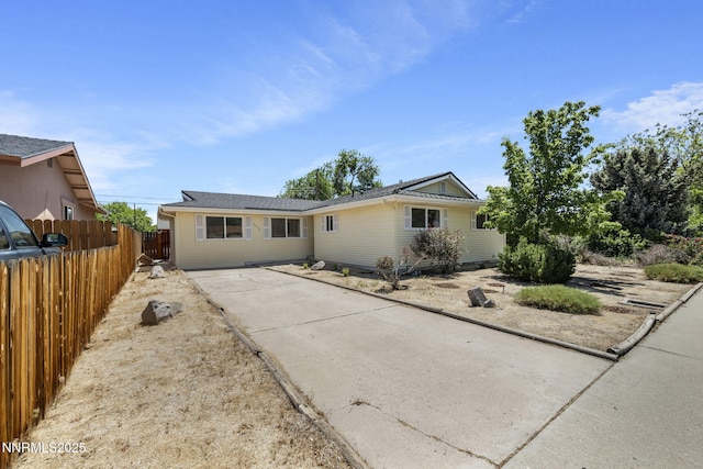 3310 Delna Dr, Sparks, NV 89431 - ranch-style house with driveway