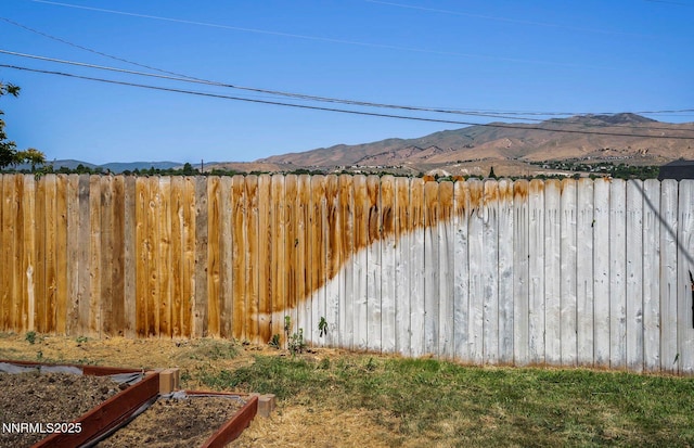3505 Everett Dr, Reno, NV 89503 - view of yard featuring a mountain view and a garden