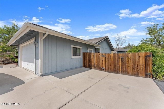 1372 Laser Ct, Sparks, NV 89436 - view of home's exterior featuring concrete driveway and a detached garage