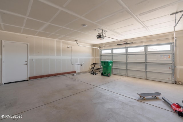102 Halite Dr, Dayton, NV 89403 - garage featuring a garage door opener