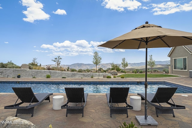 5427 Salmon River Ct, Reno, NV 89511 - swimming pool featuring a mountain view and a patio