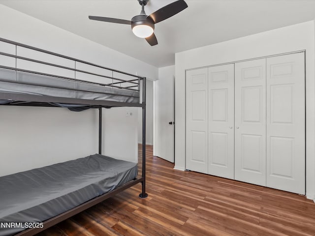 431 Michael Dr, Fallon, NV 89406 - bedroom featuring wood finished floors, a ceiling fan, and a closet