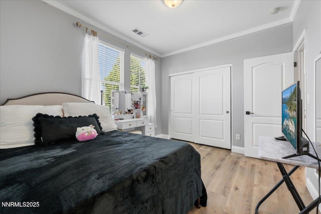 7470 Windswept Loop, Sparks, NV 89436 - bedroom featuring ornamental molding, light wood finished floors, and a closet
