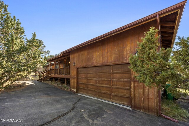 2260 Empire Rd, Reno, NV 89521 - view of garage