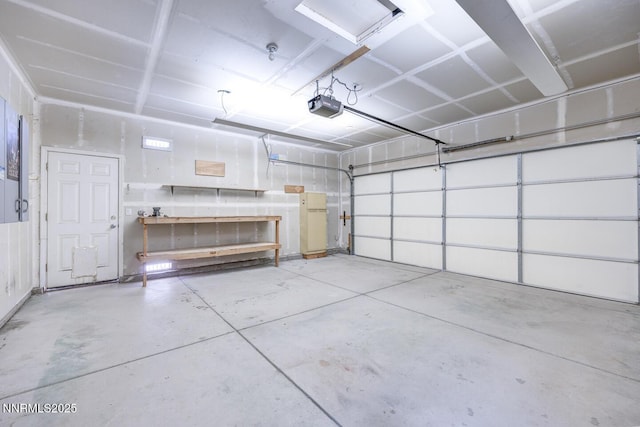 191 Desert Springs Ln, Fernley, NV 89408 - garage with a garage door opener