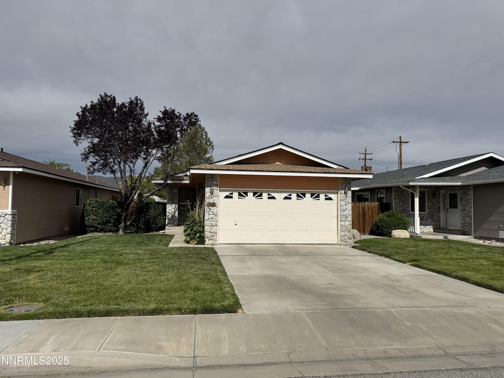 321 S W St, Yerington, NV 89447 - photo 1