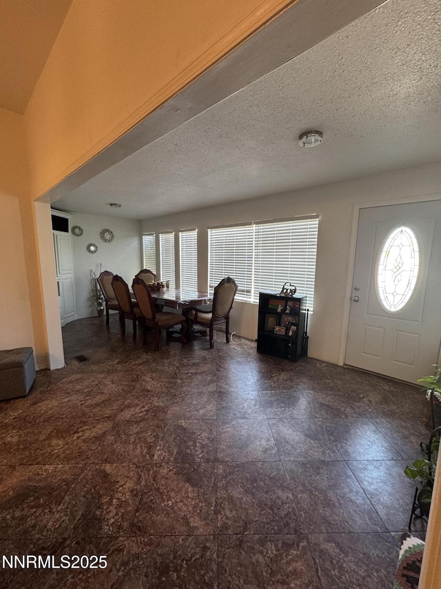 468 S Maine St, Fallon, NV 89406 - entrance foyer with a textured ceiling