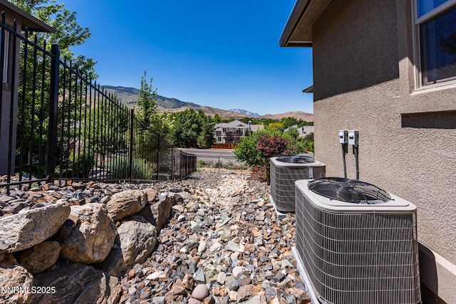2092 Canterbury Ln, Carson City, NV 89703 - view of yard with a mountain view