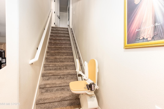 2092 Canterbury Ln, Carson City, NV 89703 - view of stairway