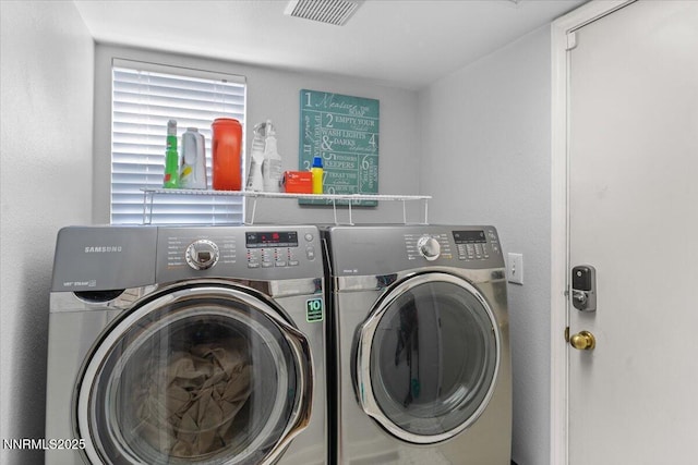 976 Leah Cir, Reno, NV 89511 - washroom with washer and clothes dryer