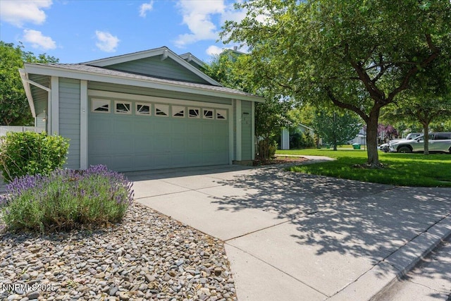 7560 Lighthouse Ln, Reno, NV 89511 - garage with driveway