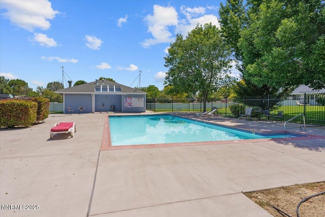 7560 Lighthouse Ln, Reno, NV 89511 - community pool with a patio area