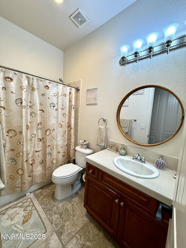 15180 Redmond Lp, Reno, NV 89511 - full bathroom featuring vanity and a shower with curtain
