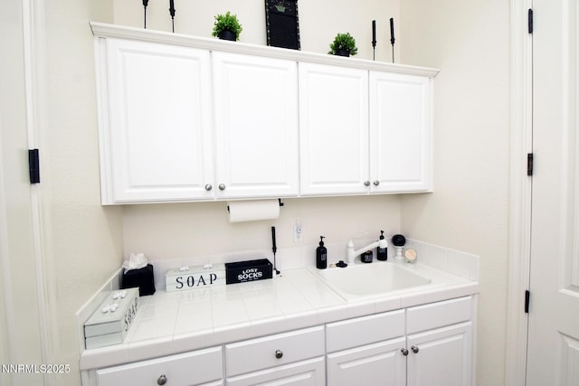 15180 Redmond Lp, Reno, NV 89511 - washroom featuring a sink