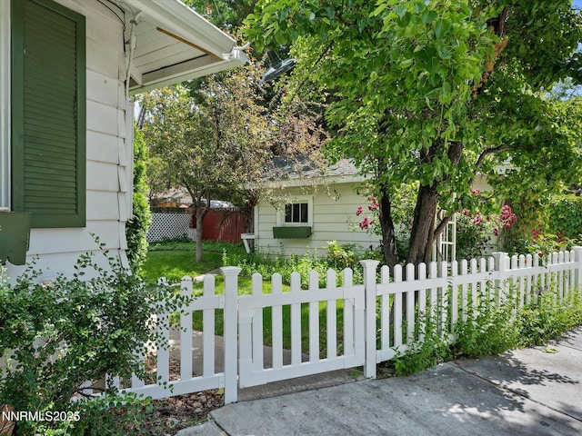 1016 Nixon Ave, Reno, NV 89509 - view of home's exterior with a fenced front yard