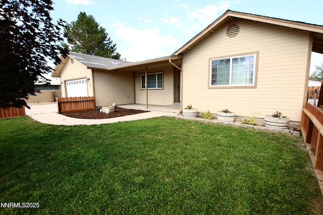 10 Scarsdale Dr, Yerington, NV 89447 - photo 1
