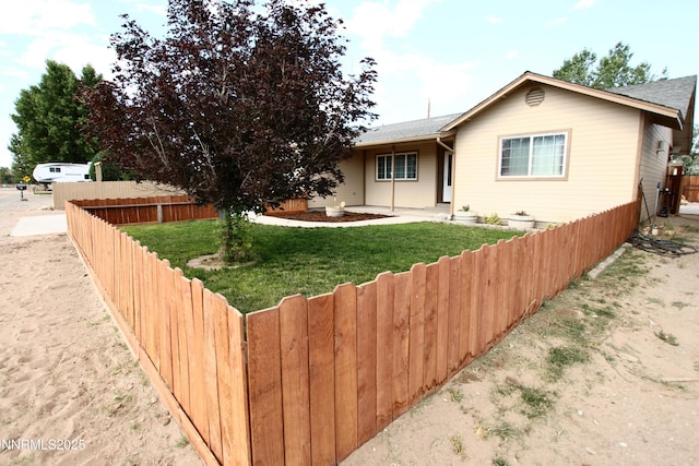 10 Scarsdale Dr, Yerington, NV 89447 - photo 2