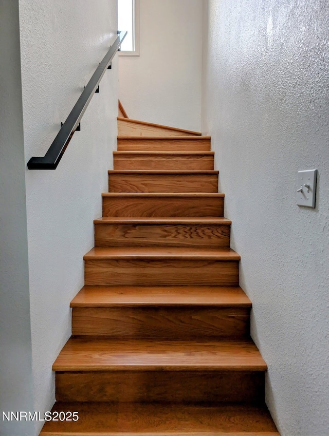 1640 Liston Ave, Reno, NV 89502 - staircase with a textured wall