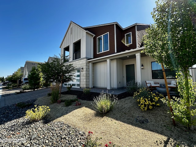 5454 Side Saddle Trl, Reno, NV 89511 - contemporary home with board and batten siding