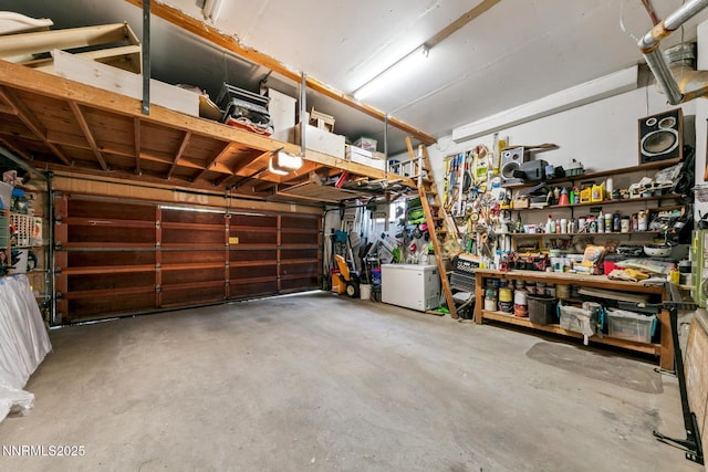 173 Hall Ct, Stateline, NV 89449 - view of garage