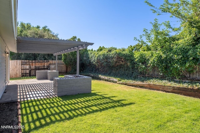 875 Camino Real Dr, Sparks, NV 89434 - fenced backyard with a patio and a pergola
