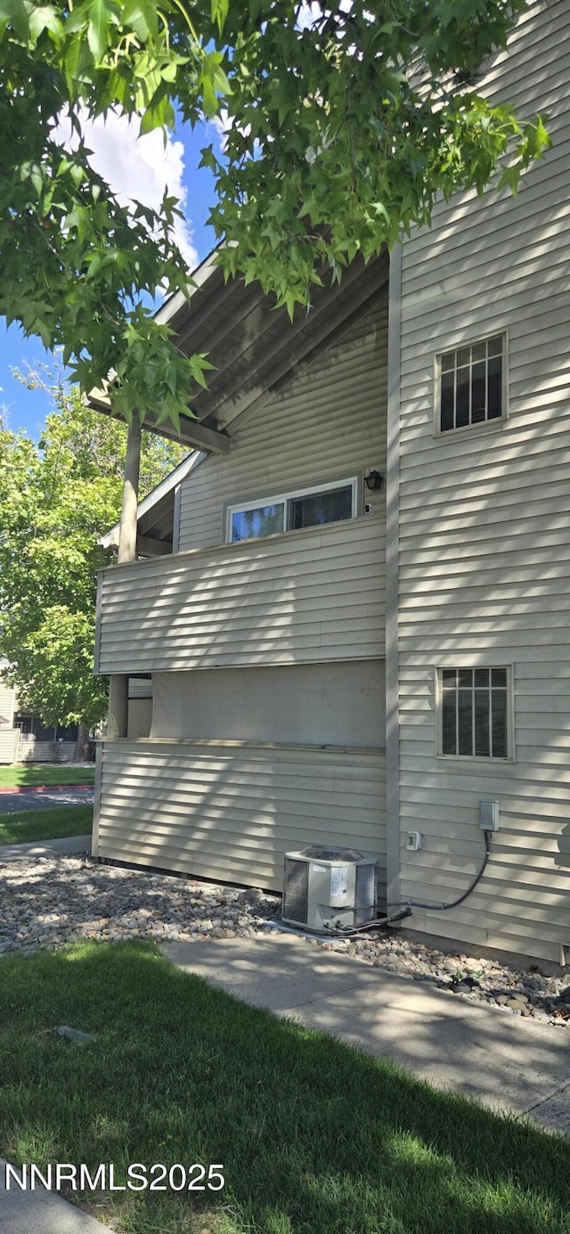 2111 Roundhouse Rd, Sparks, NV 89431 - back of house