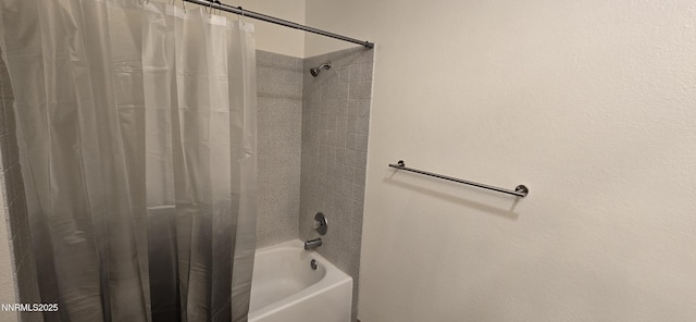 2111 Roundhouse Rd, Sparks, NV 89431 - full bath featuring shower / tub combo