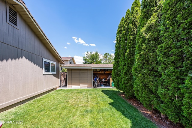 4130 Snowshoe Ln, Reno, NV 89502 - view of grassy yard featuring an outdoor structure