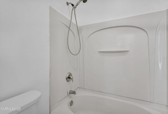 1048 Brierwood Ln, Fernley, NV 89408 - full bathroom featuring toilet and tub / shower combination