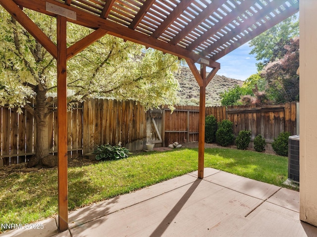 4325 Leeward Ln, Reno, NV 89502 - fenced backyard with a pergola and a patio