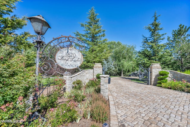 3820 Frost Ln, Reno, NV 89511 - community sign featuring a gate