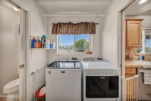 8030 Verde Ct, Winnemucca, NV 89445 - washroom with washer and clothes dryer