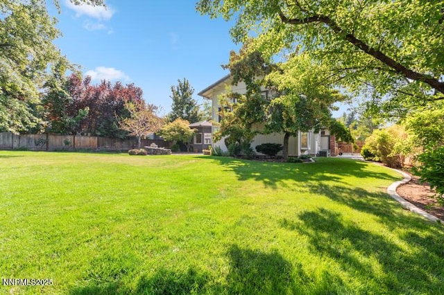 2126 Thomas Jefferson Dr, Reno, NV 89509 - view of yard