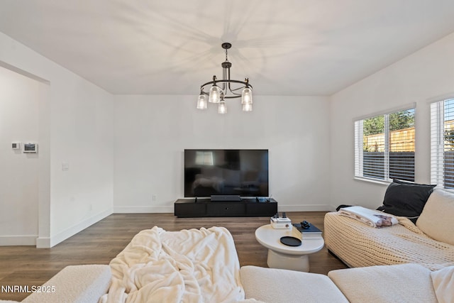 1413 Solitude Trl, Reno, NV 89523 - living area featuring a chandelier and wood finished floors