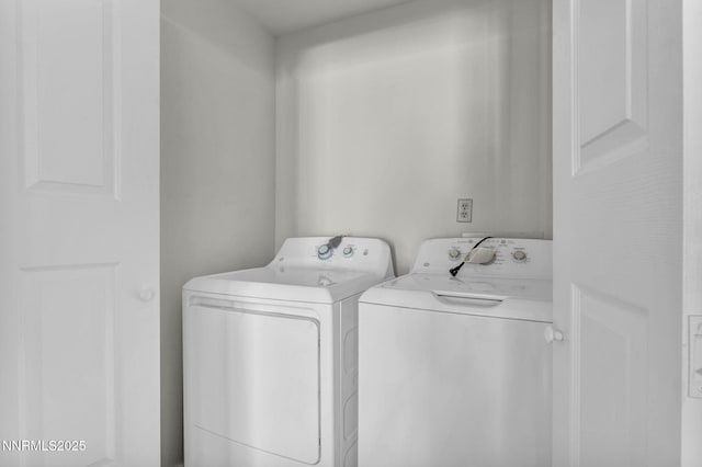 1425 Julie Ct, Reno, NV 89509 - laundry area featuring washing machine and clothes dryer